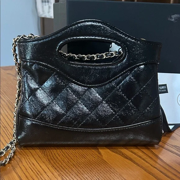 Chanel Black Quilted Crossbody bag with Polka Dot CC Twilly/Purse Tie (VIP/GWP) - Picture 3 of 15